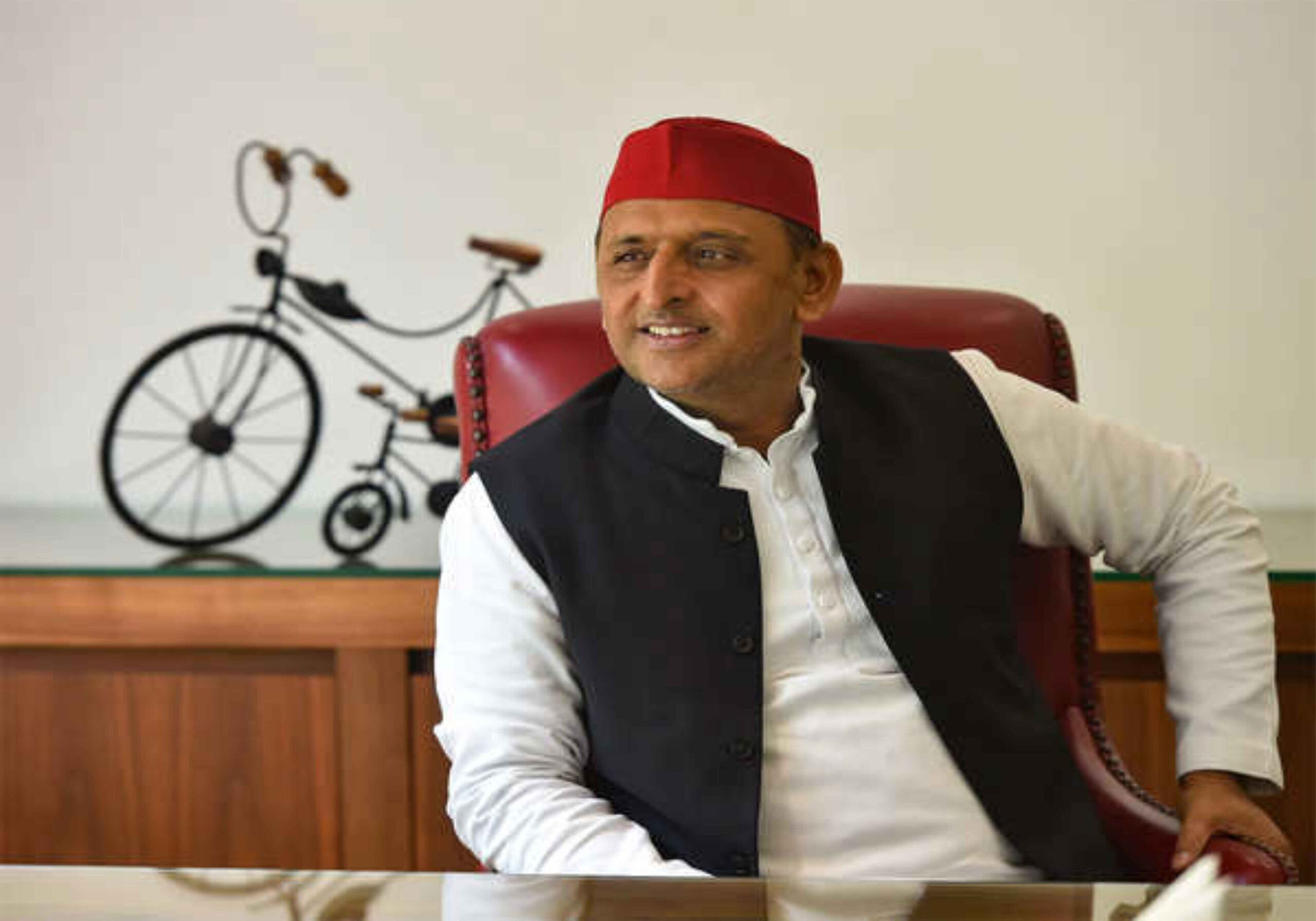 Akhilesh's taunt on Yogi Adityanath