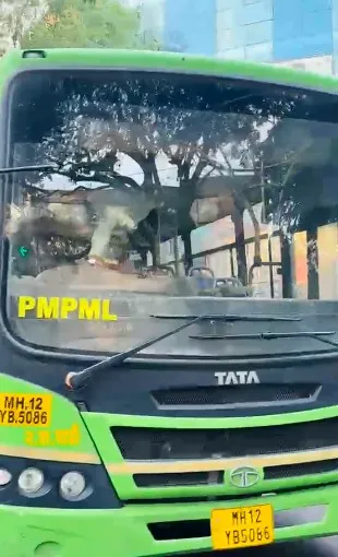 बस चुराई, शहरभर दौड़ाई… और आखिर में डिवाइडर से टकराई’, पुणे में सनसनीखेज मामला