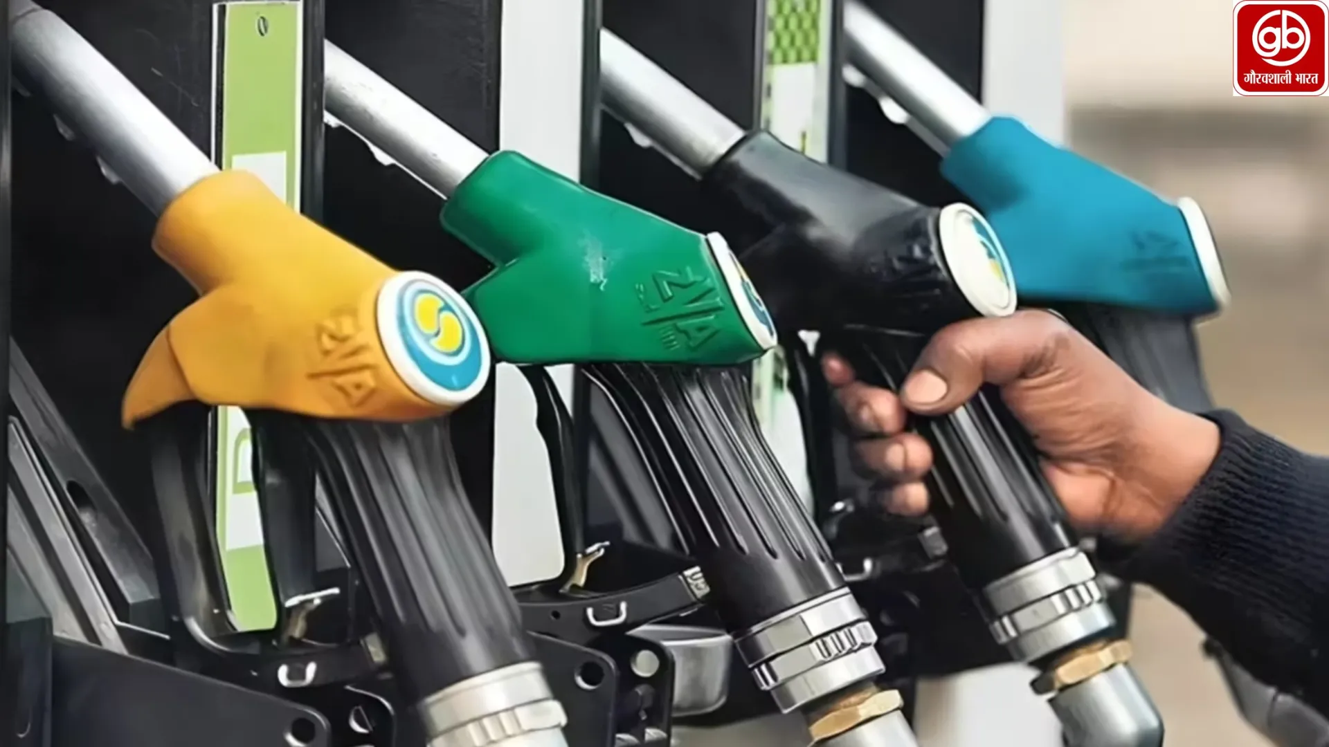 होर्मुज के साये में डूबता बांग्लादेश, ईंधन के लिए कतारों में खड़ा एक देश