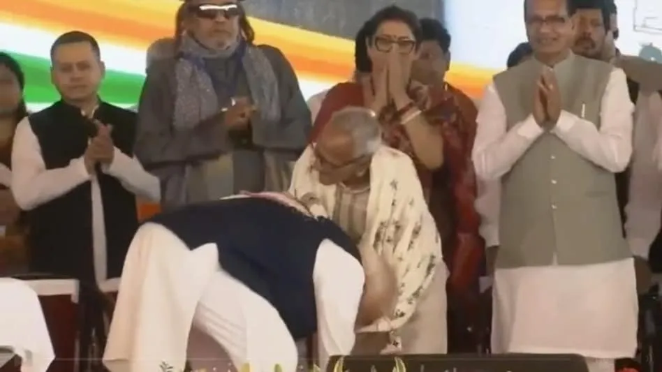 गले लगाया, आशीर्वाद लिया और छुए पैर… कौन हैं 98 वर्षीय माखनलाल सरकार जिनका पीएम मोदी ने किया सम्मान?