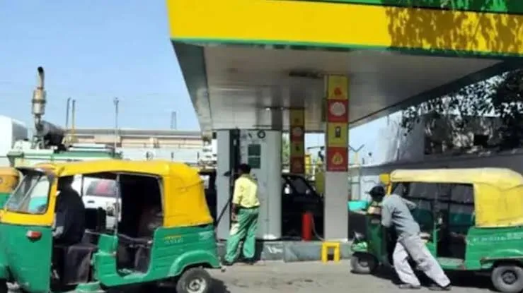 लगातार दूसरी बढ़ोतरी के कारण सीएनजी महंगी हो गई