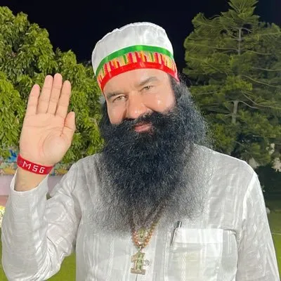 30 दिन की पैरोल पर जेल से बाहर आया गुरमीत राम रहीम