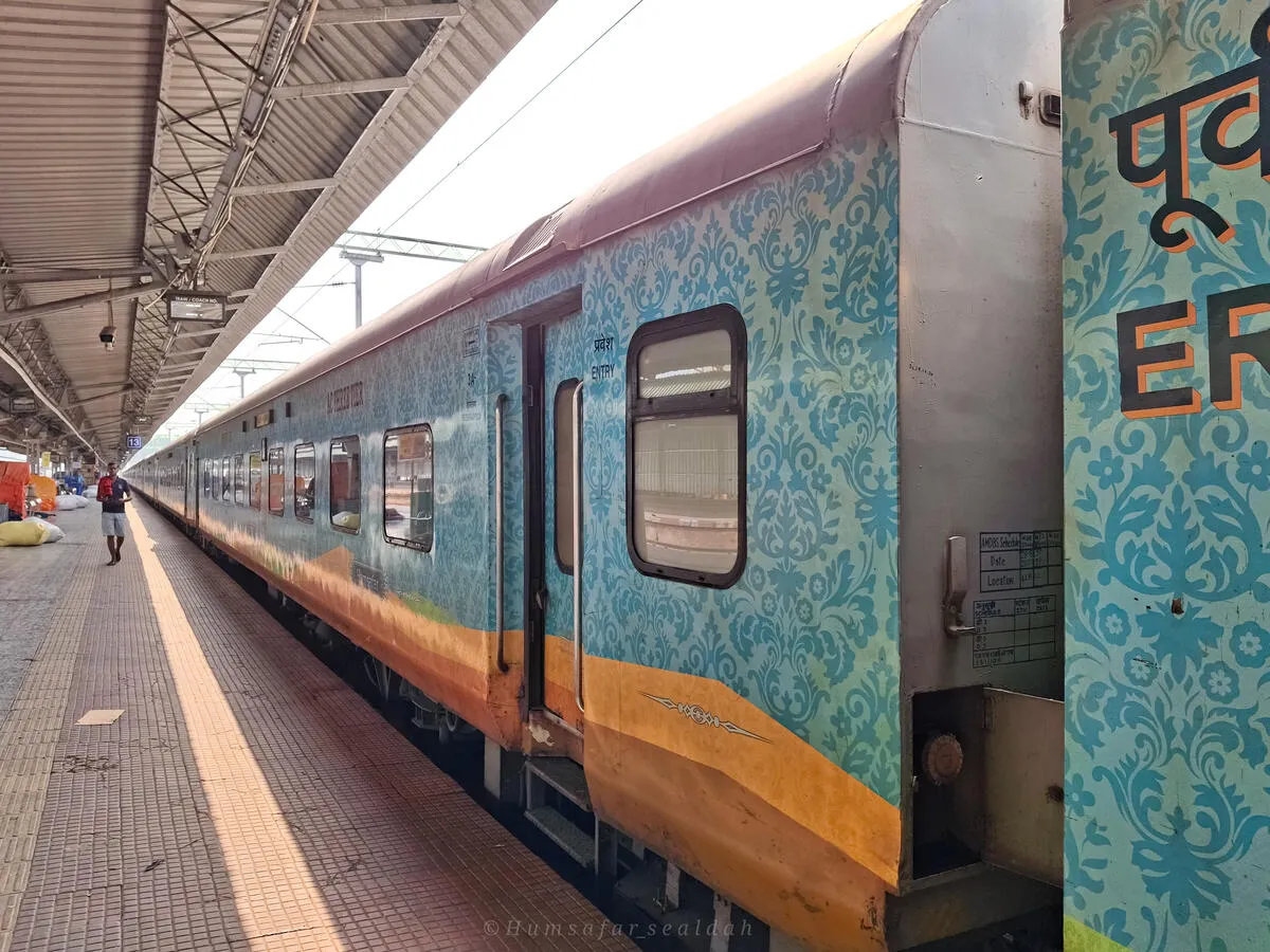 रेल यात्रियों को महंगाई का झटका! 1 जून से सेंट्रल रेलवे स्टेशनों पर खाना-पानी हुआ महंगा