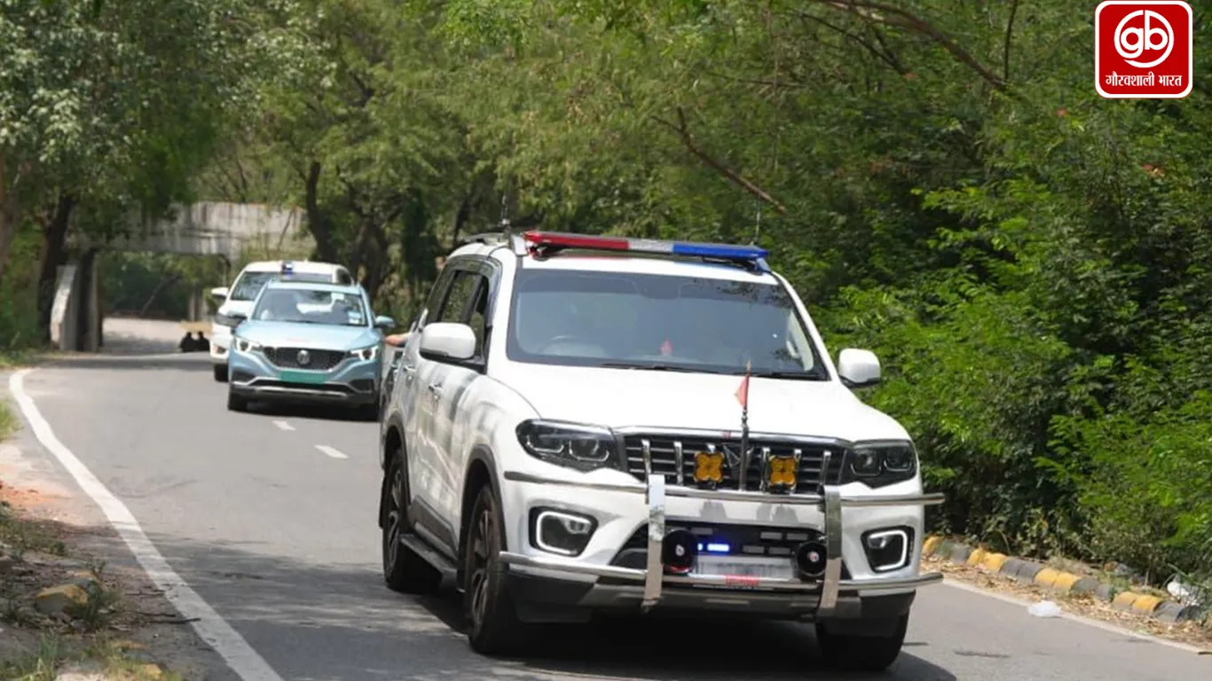 मुख्यमंत्री रेखा गुप्ता ने सीमित किया काफिला, ईवी को बढ़ावा देते हुए विपक्ष को दिया जवाब
