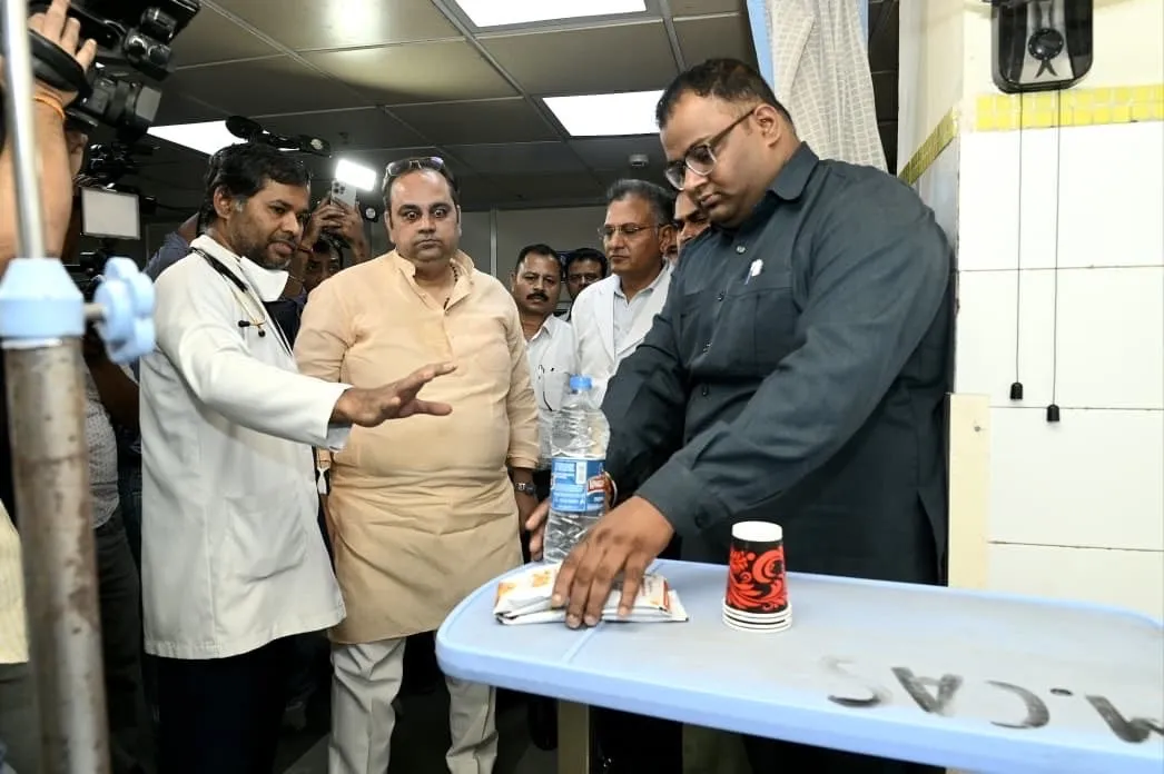 हीट वेव से निपटने को दिल्ली सरकार अलर्ट, स्वास्थ्य मंत्री डॉ. पंकज सिंह ने LNJP अस्पताल का किया निरीक्षण