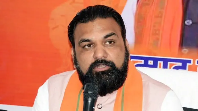 आरक्षण पर बड़ा सियासी दांव