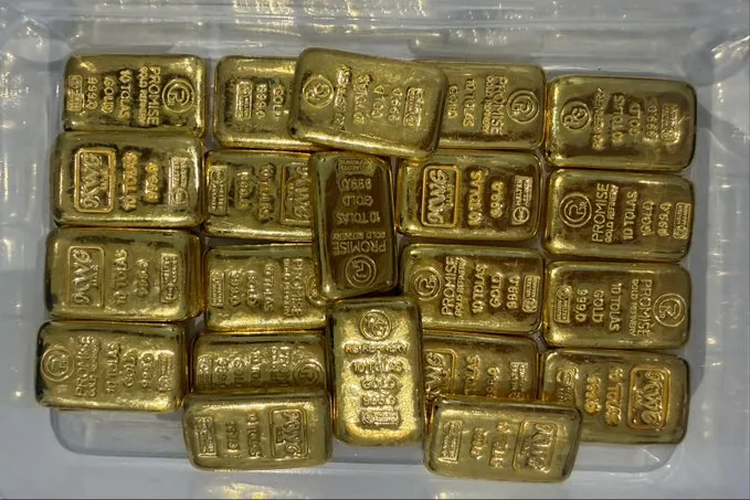 अहमदाबाद एयरपोर्ट पर कस्टम की बड़ी कार्रवाई