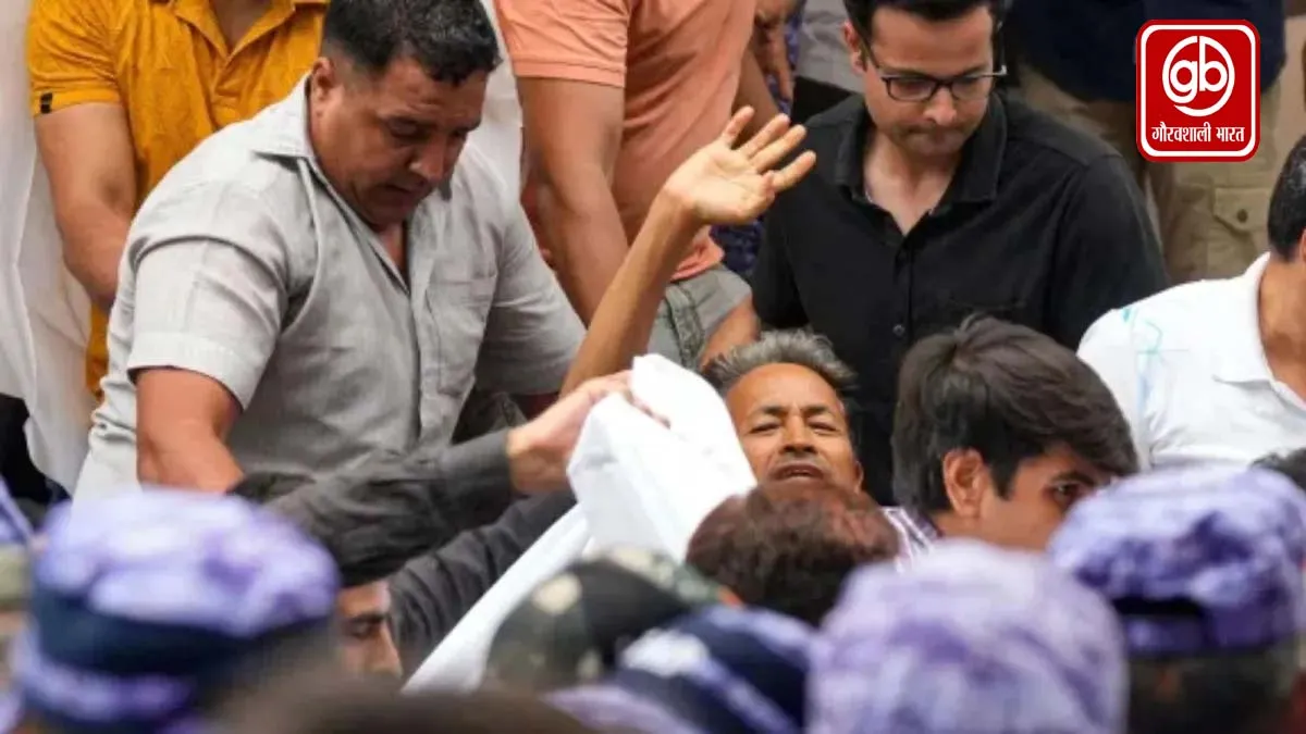 सोनम वांगचुक को अस्पताल ले जाने पर प्रदर्शनकारियों का विरोध