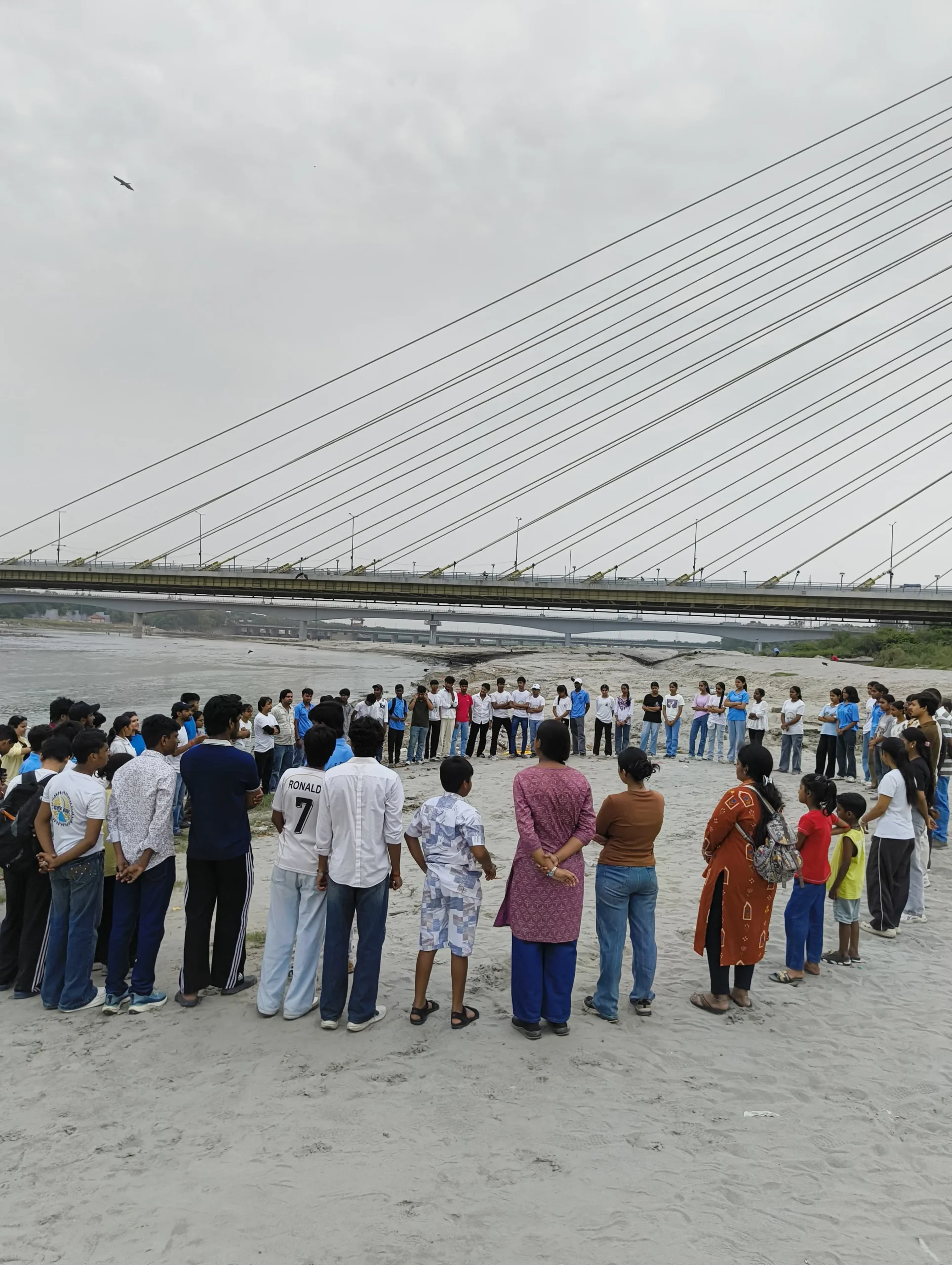 स्वच्छता, वृक्षारोपण और ह्यूमन चेन के साथ यमुना को स्वच्छ रखने का संकल्प