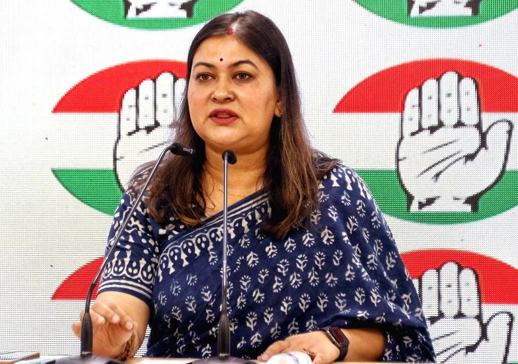 अयोध्या ट्रस्ट को लेकर नया विवाद, कांग्रेस ने कार्यप्रणाली पर उठाए प्रश्न