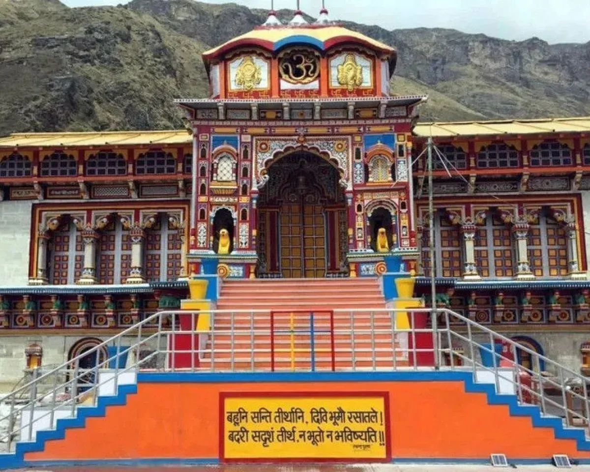 बद्रीनाथ मंदिर में चढ़ावे को लेकर विवाद,आरोपों की आंतरिक जांच शुरू