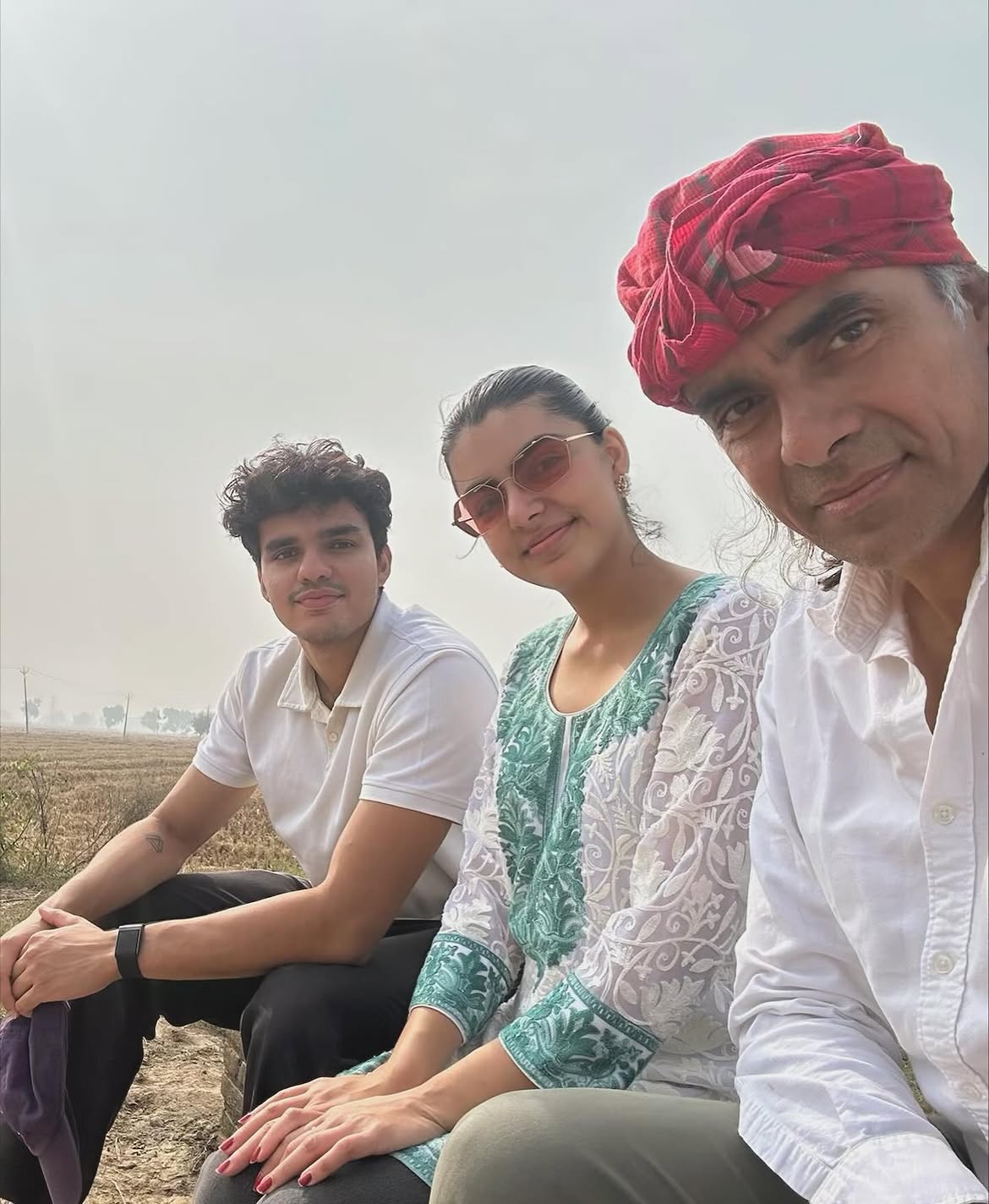 सगाई की तस्वीरों पर फैंस ने बरसाया प्यार