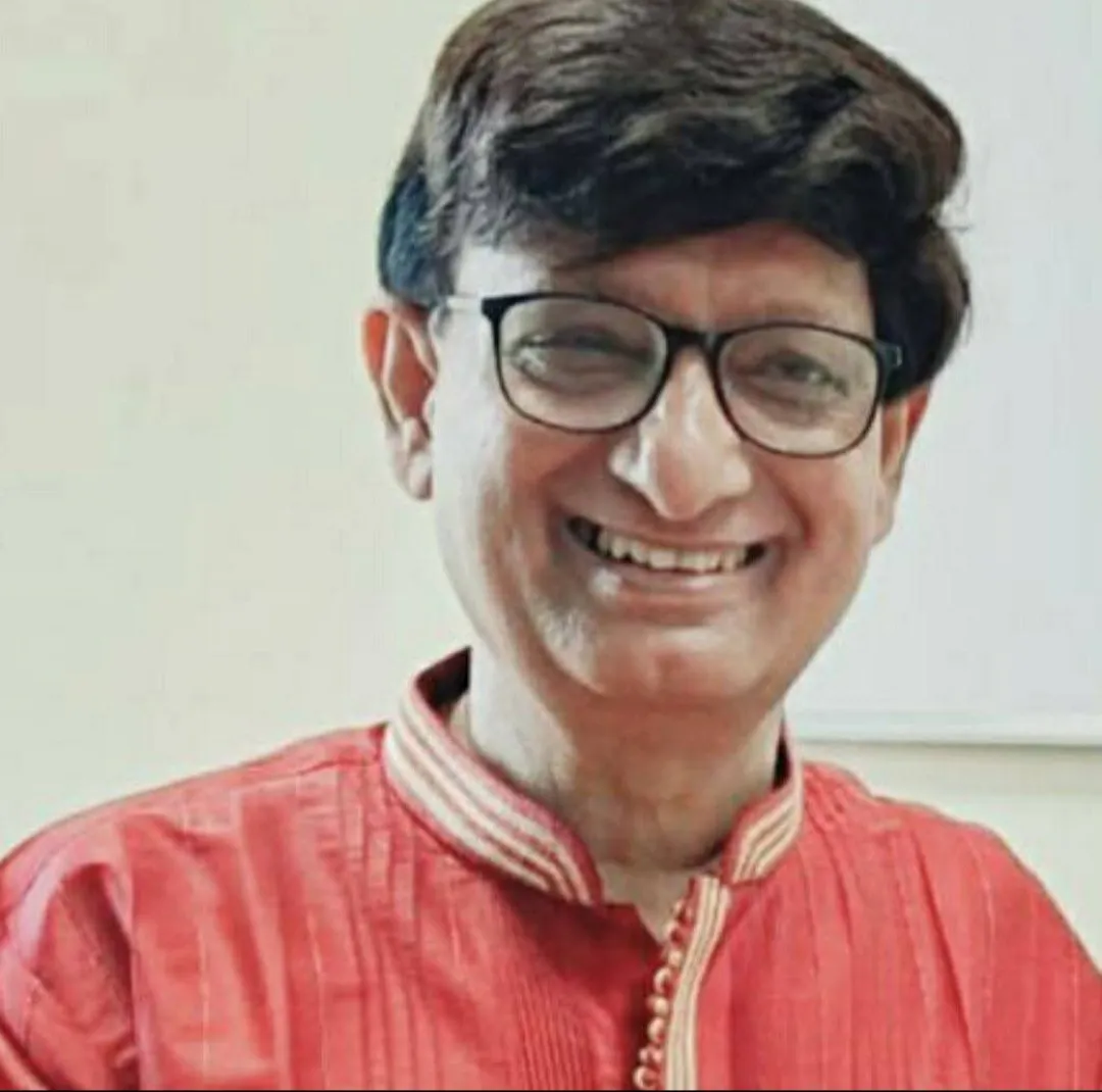 परिचय दास कौन हैं? साहित्य से प्रशासन तक जानिए पूरा सफर