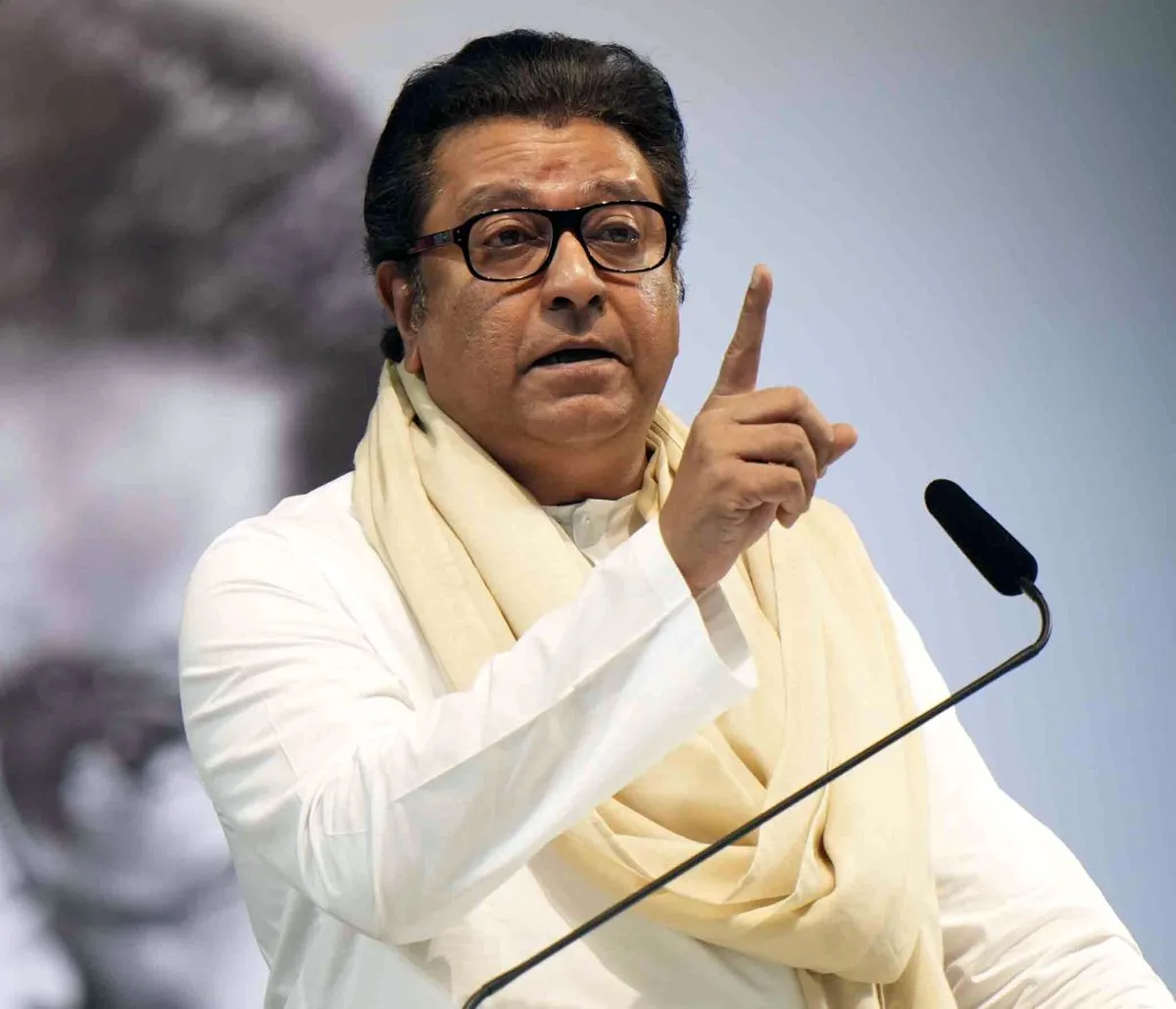 राज ठाकरे के आरोपों पर सिद्धिविनायक ट्रस्ट की सफाई, कानून  के तहत हुई कार्रवाई