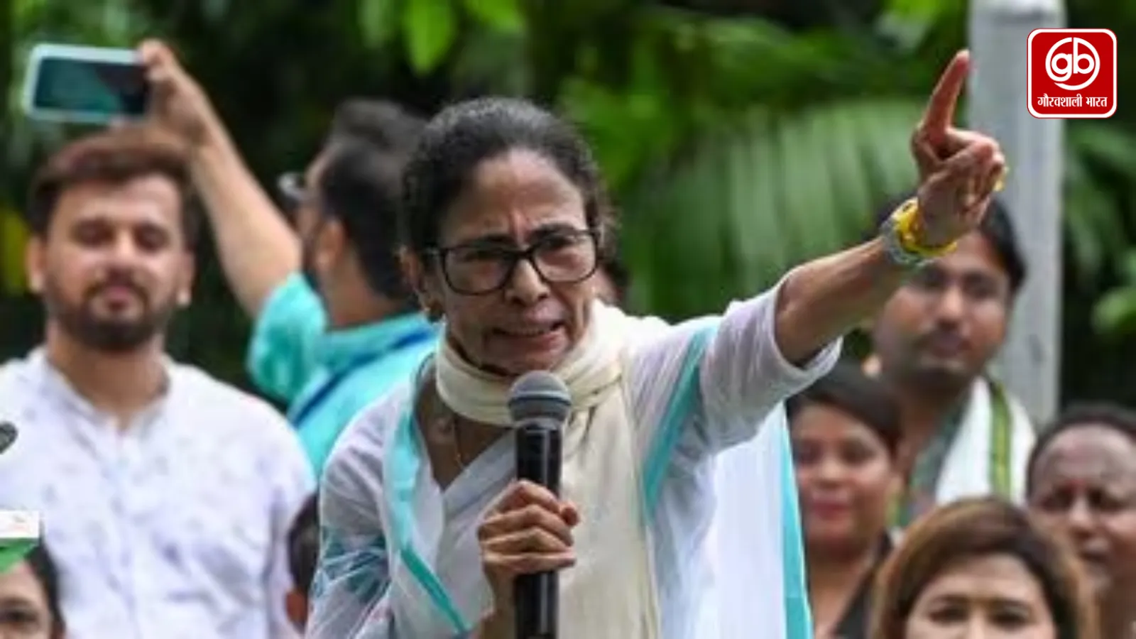 ममता बनर्जी ने नेताजी को बताया महान नेता, BJP पर साधा निशाना
