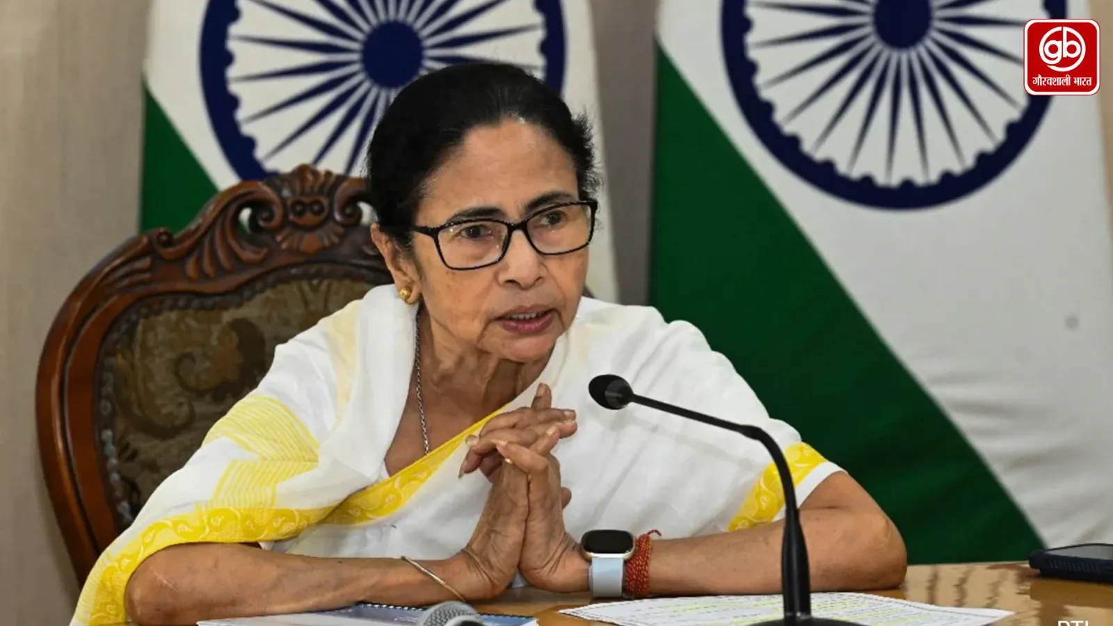 ममता बनर्जी ने जनगणना को NRC का चोर दरवाजा बताया