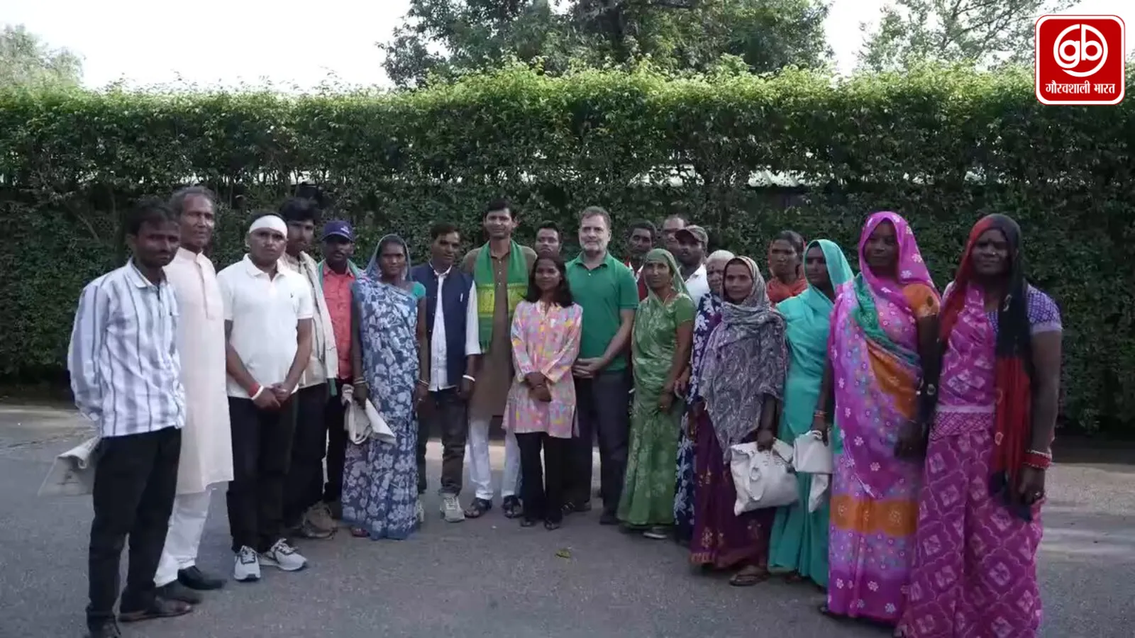 केन-बेतवा परियोजना के खिलाफ आदिवासियों से मिले राहुल