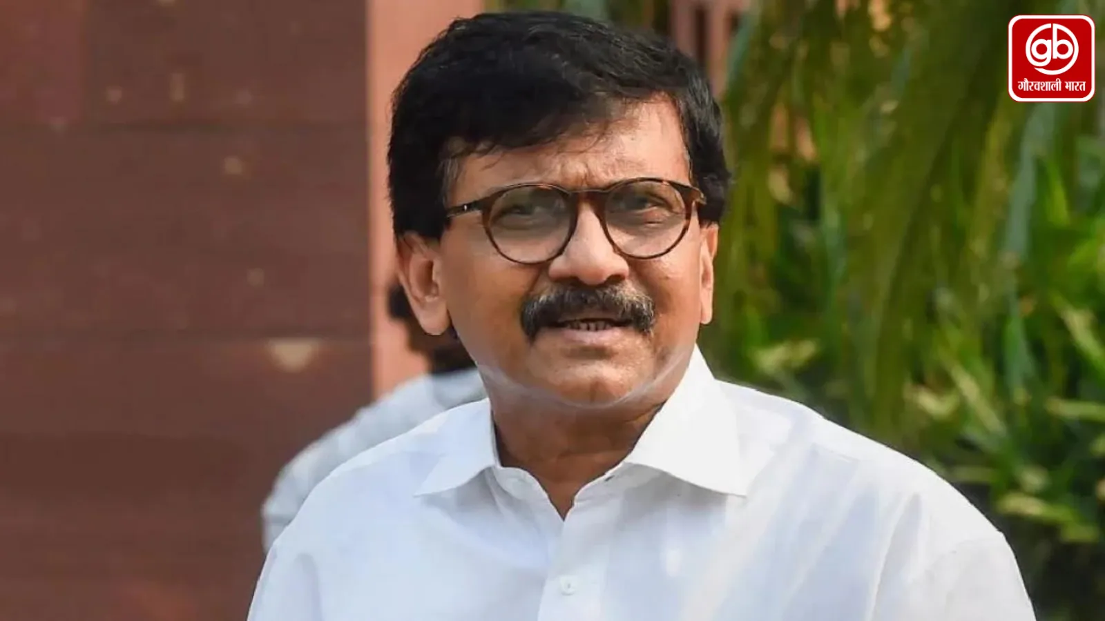 छात्रों पर पैलेट गन और मंदिर चंदे को लेकर राउत ने उठाए सवाल