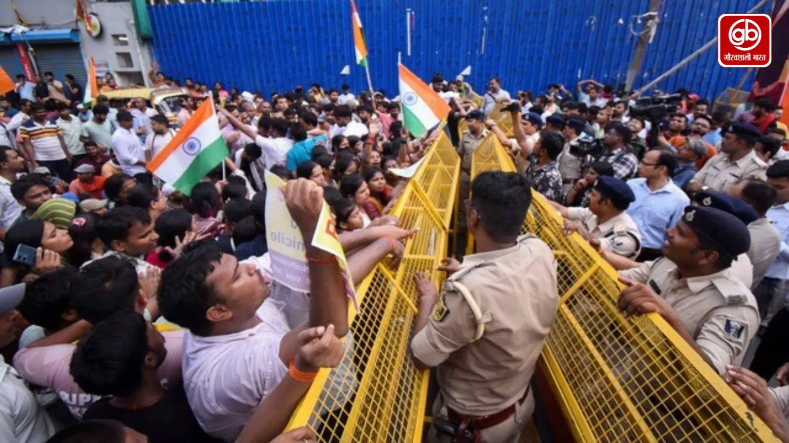 BPSC TRE-4 मांगों पर पटना में छात्रों का प्रदर्शन, वाटर कैनन और लाठीचार्ज