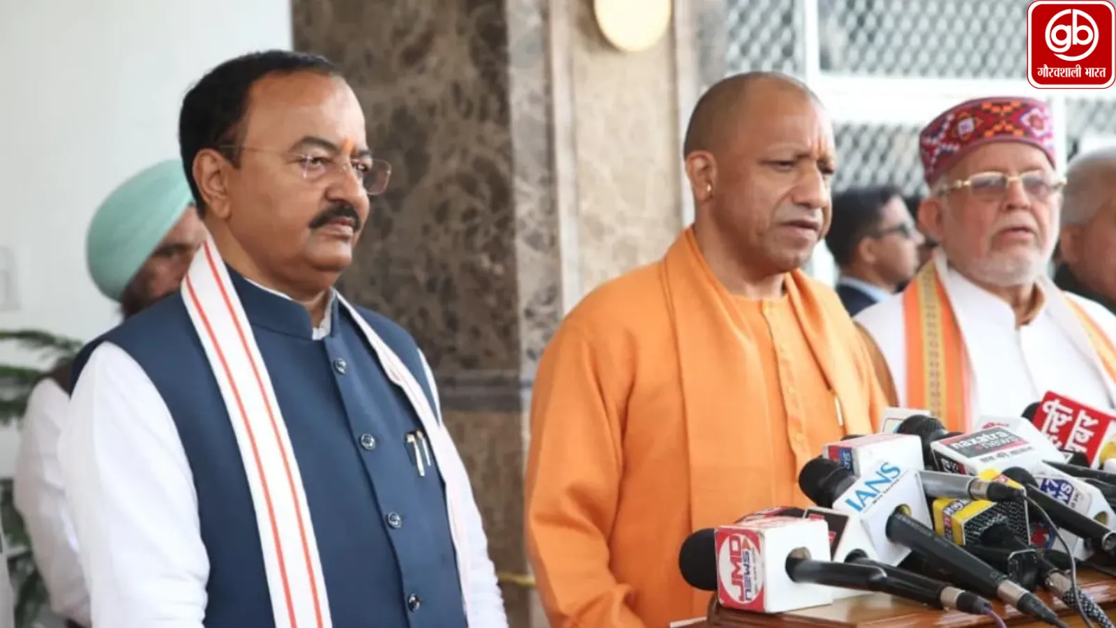 चढ़ावा मामले में साधु-संत निर्दोष, विपक्ष झूठ फैला रहा: योगी
