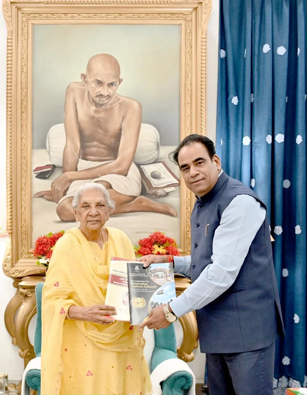 कुलपति डॉ. अनिल राय ने राज्यपाल आनंदीबेन पटेल एवं उच्च शिक्षा मंत्री से की भेंट