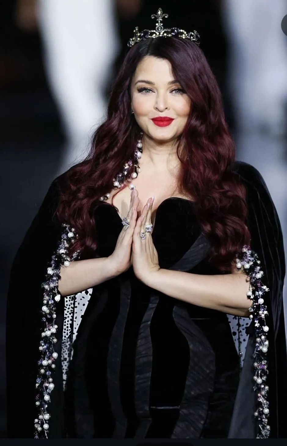 Paris Fashion Week में Aishwarya Rai