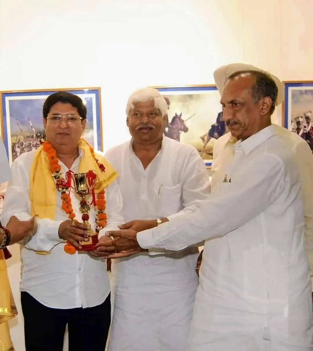 हिंदी के वैश्विक प्रचार प्रसार में हिंदी सिनेमा और हिंदी समाचारपत्रों की भूमिका महत्वपूर्ण