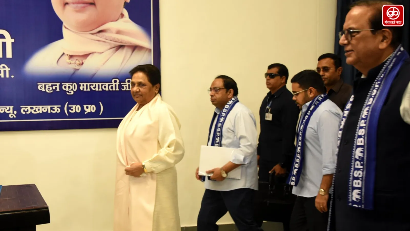 यूपी चुनाव अकेले लड़ेगी BSP, आकाश आनंद को जिम्मेदारी नहीं