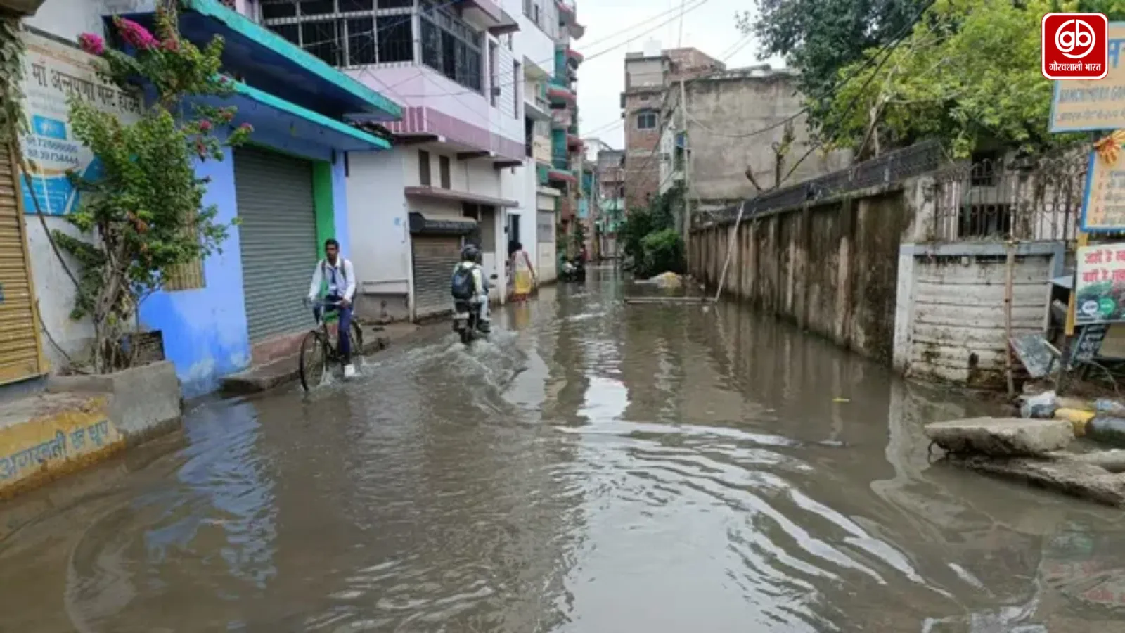 पटना में गंगा का जलस्तर बढ़ा, कंगन घाट के आसपास पानी घुसा