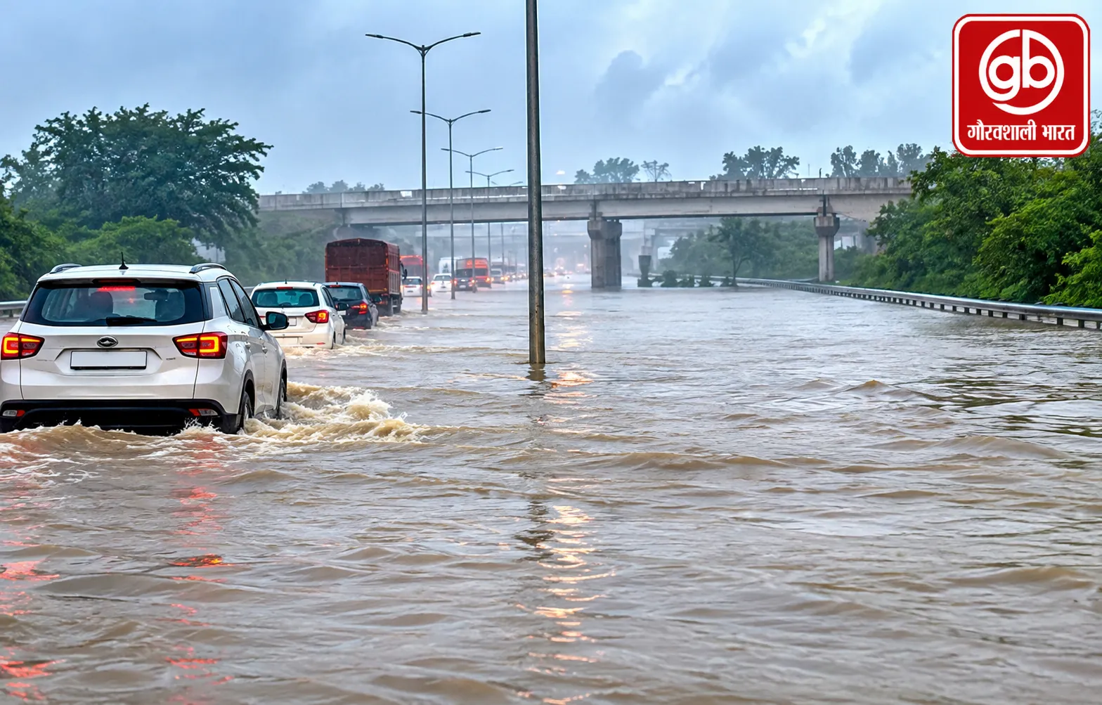 यूपी में बारिश का कहर: गंगा एक्सप्रेसवे पर जलभराव से बढ़ी मुसीबत