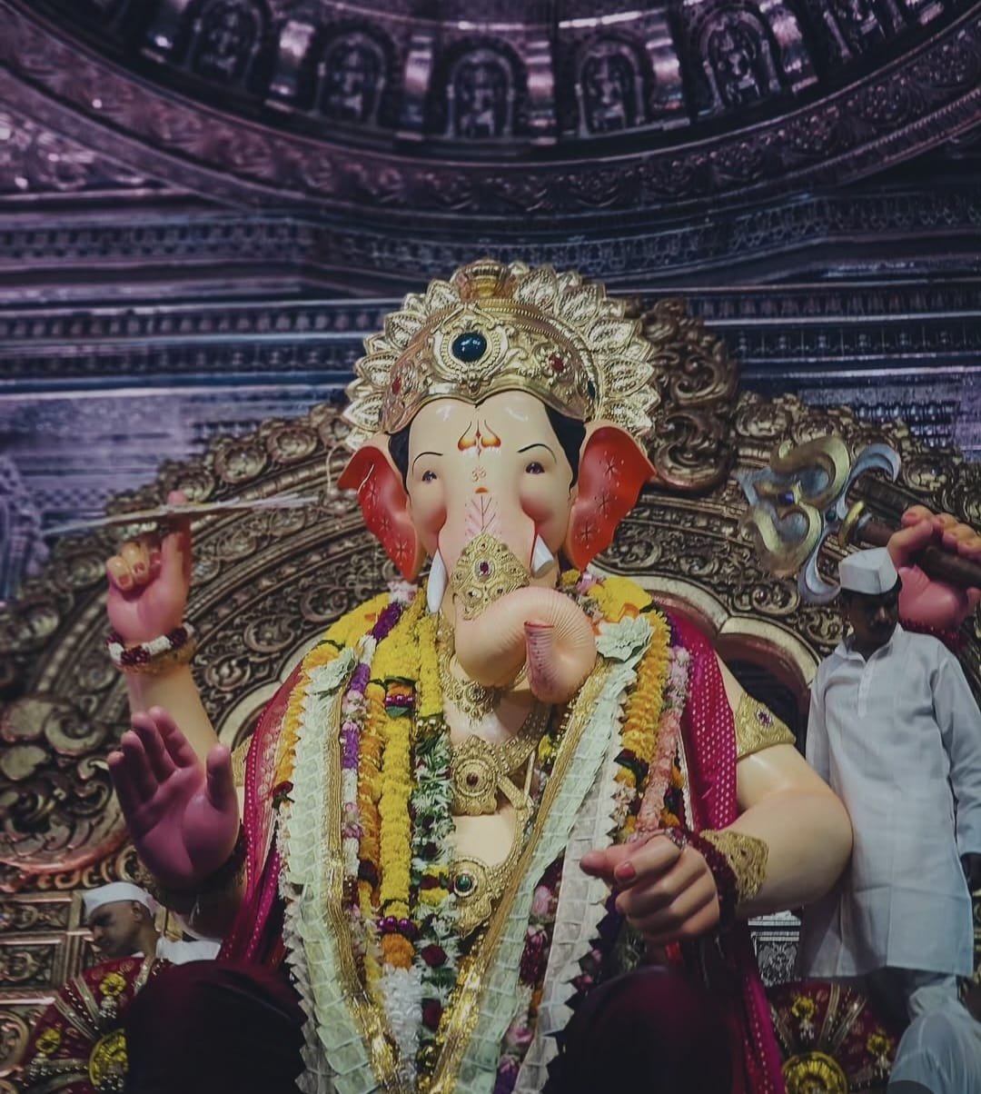 🌺 भक्ति में सजे बप्पा