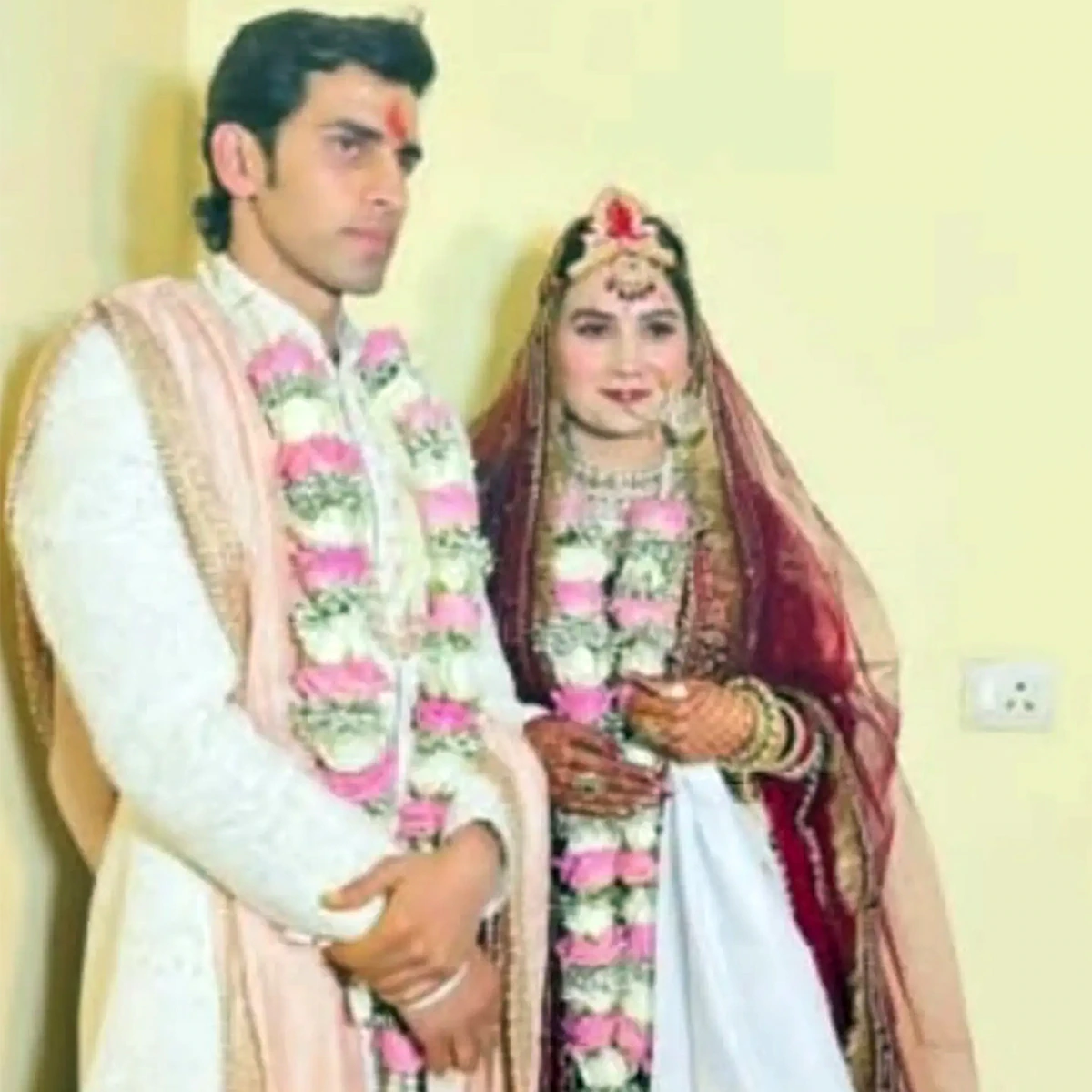 बिग बॉस 20 में रियलिटी टीवी स्टार गुल्लू यानी कुशाल तंवर ने अपनी लाइफ के बड़े सच का खुलासा किया है. उन्होंने अपनी शादी को कंफर्म किया है.