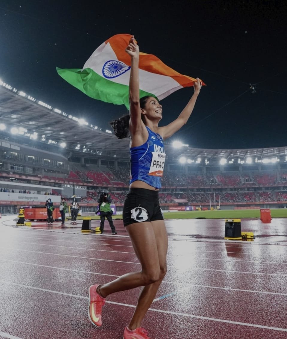 मैदान पर प्राची का दमदार अंदाज, जीत की ओर बढ़ते कदम