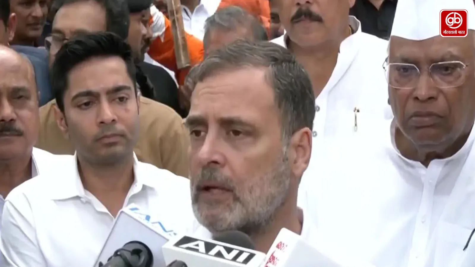 ‘वोट चोरी’ के आरोपों पर कांग्रेस का प्रदर्शन, गांधी स्मारक जाएंगे सांसद