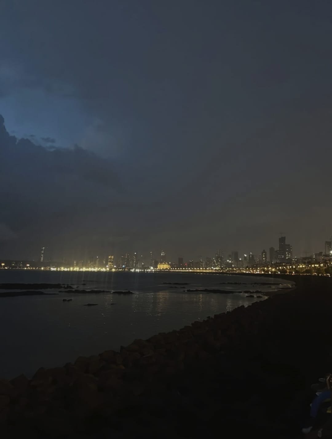 समंदर और शहर का खूबसूरत संगम