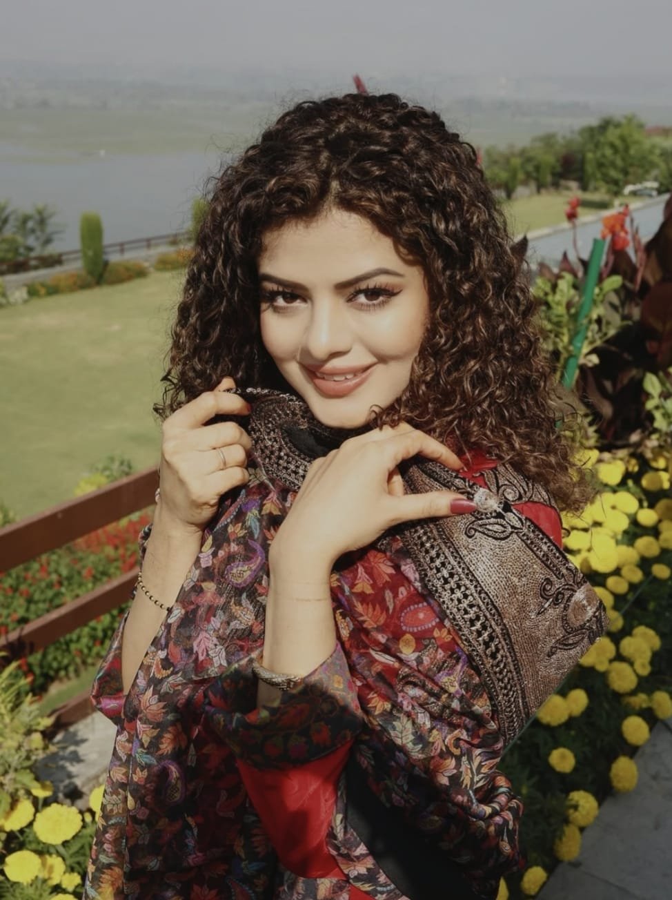 पहाड़ों के बीच कुछ सुकून भरे पल, पलक के साथ 🌿❤️