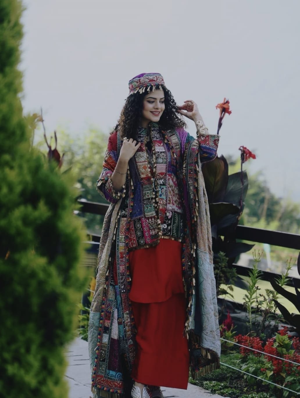 खूबसूरत वादियों के बीच पलक का दिलकश अंदाज