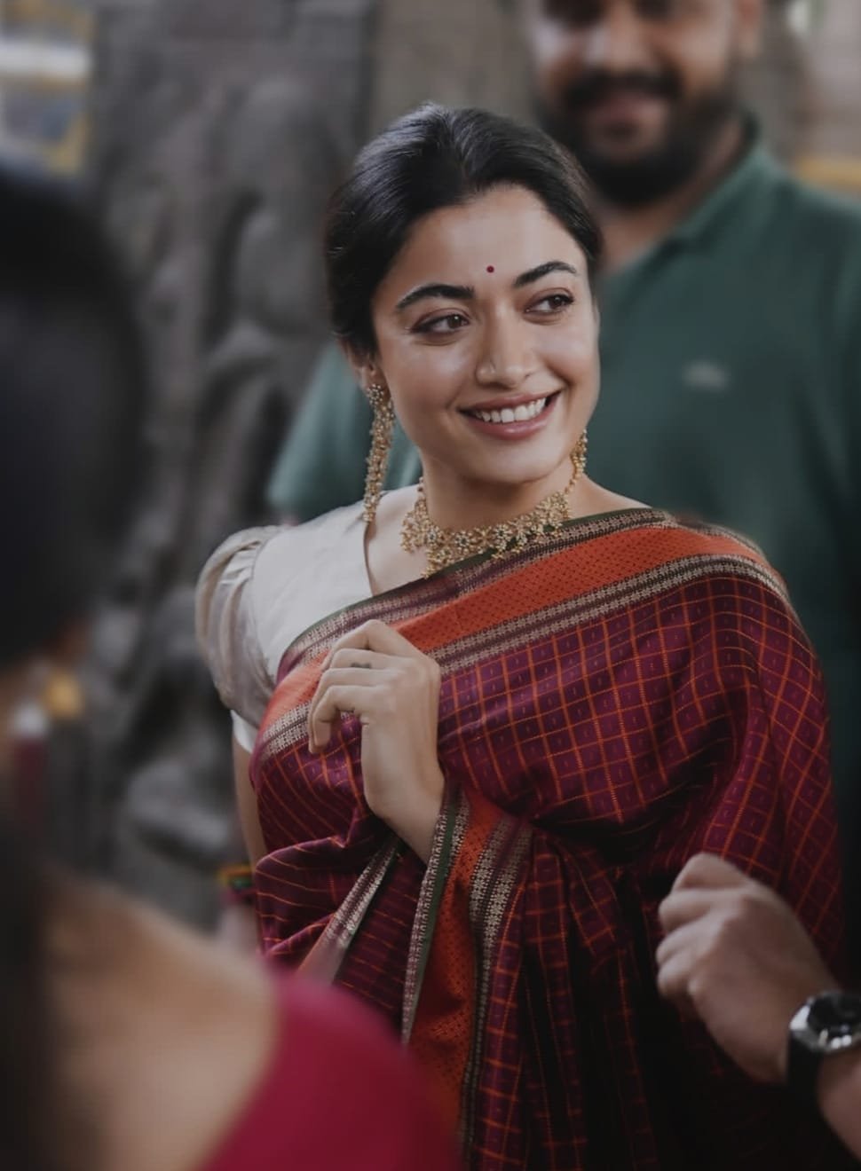रश्मिका का स्टाइल ऐसा कि इवेंट में हर तरफ छा गईं 💫