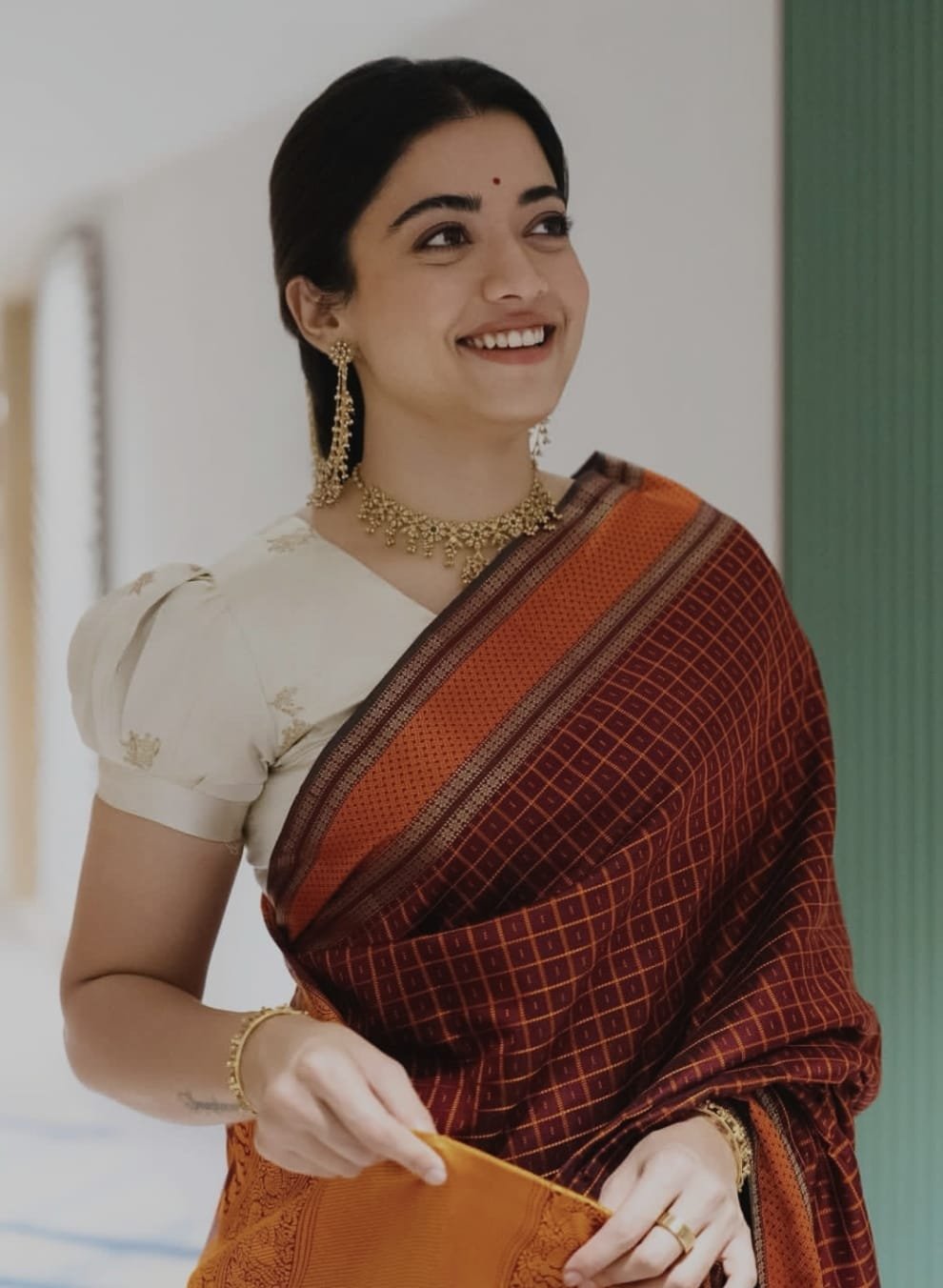 सादगी, खूबसूरती और स्टाइल—रश्मिका का अंदाज है सबसे खास 💙