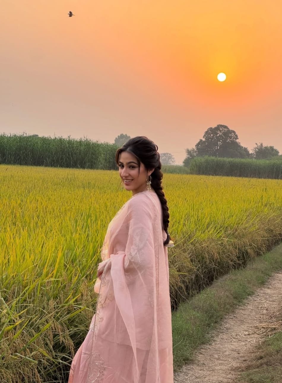 देसी अंदाज में सारा ने जीता दिल